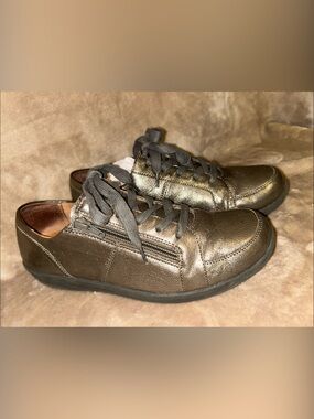 Vionic AbigailMetallic Bronze Leather Lace-Up Slip On Comfy Sneakers Zip Up 8.5